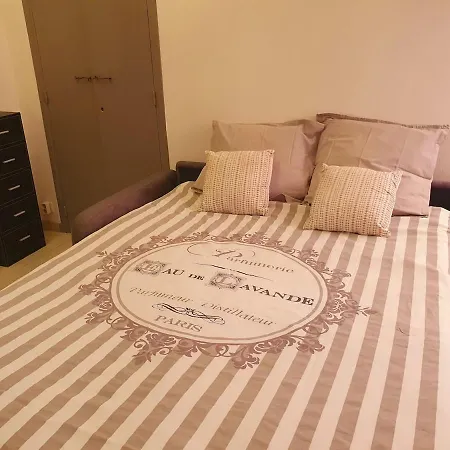 Tres Confortable Et Bien Situe A Апартаменты *