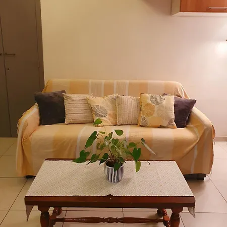 Tres Confortable Et Bien Situe A Апартаменты *
